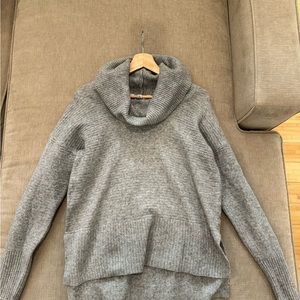 Turtle neck sweater